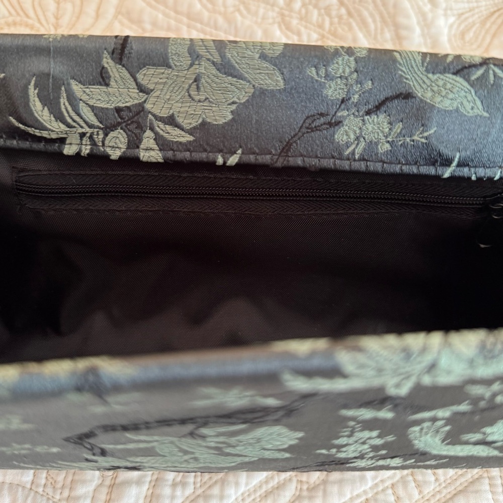 Chinoiserie dark green satin clutch bag NWOT - Picture 2 of 5